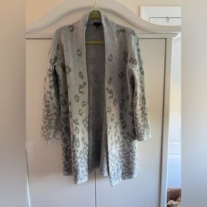 Talbots Gray Animal Print Women's Cardigan SUPER SOFT CLASSY